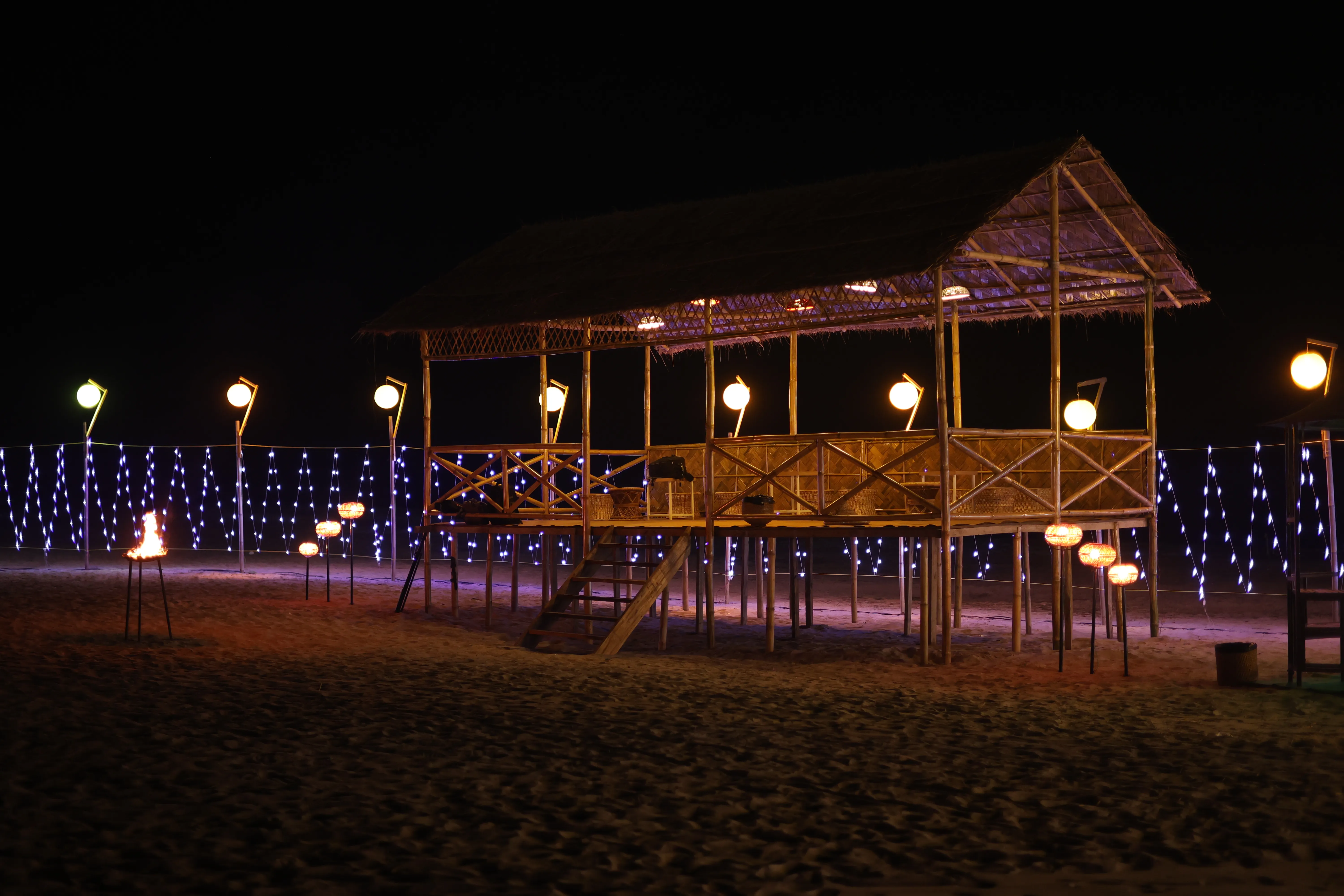Stilt pavilion built on the island sand