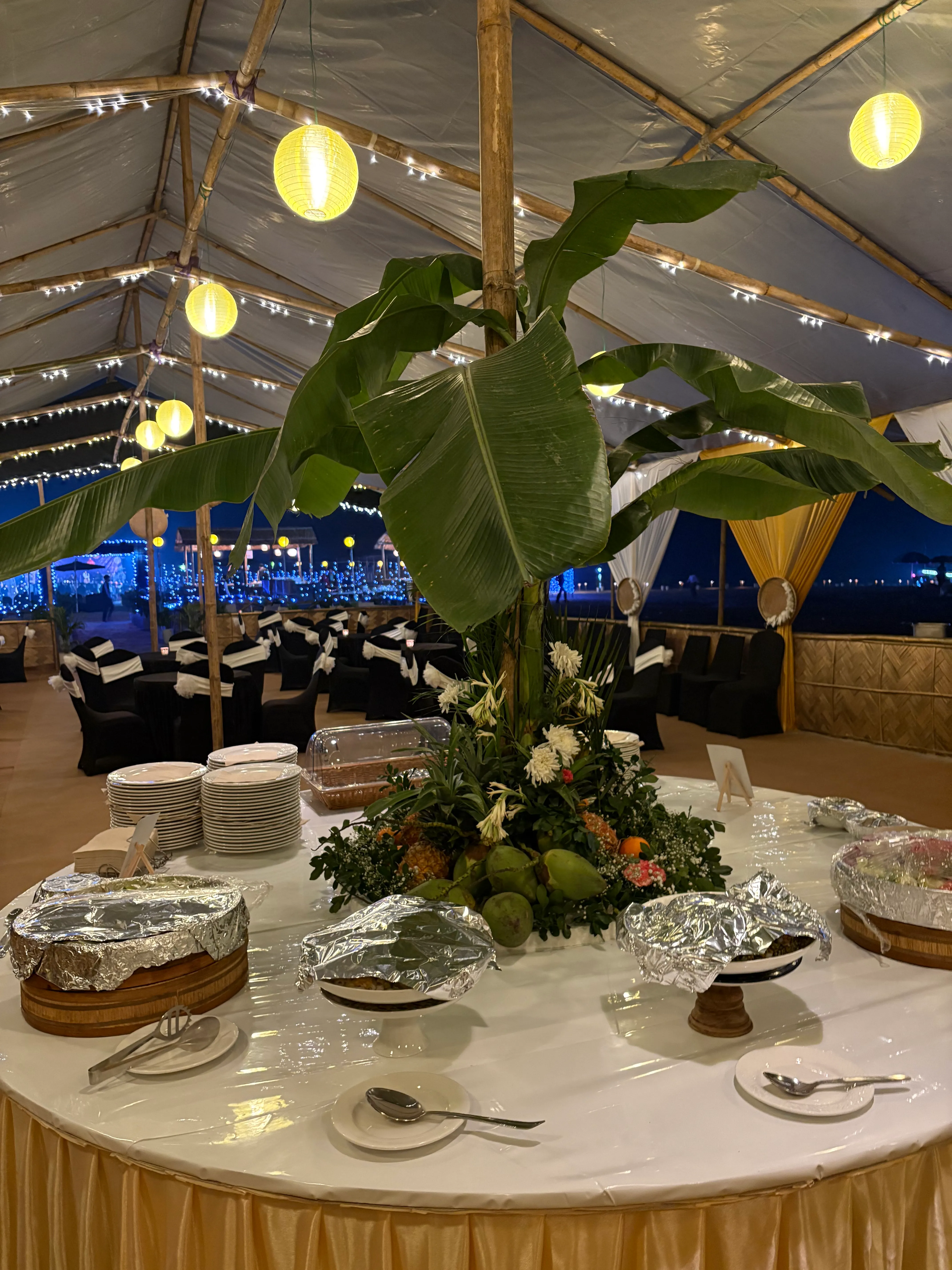Decorated island dining hall ready for a wedding